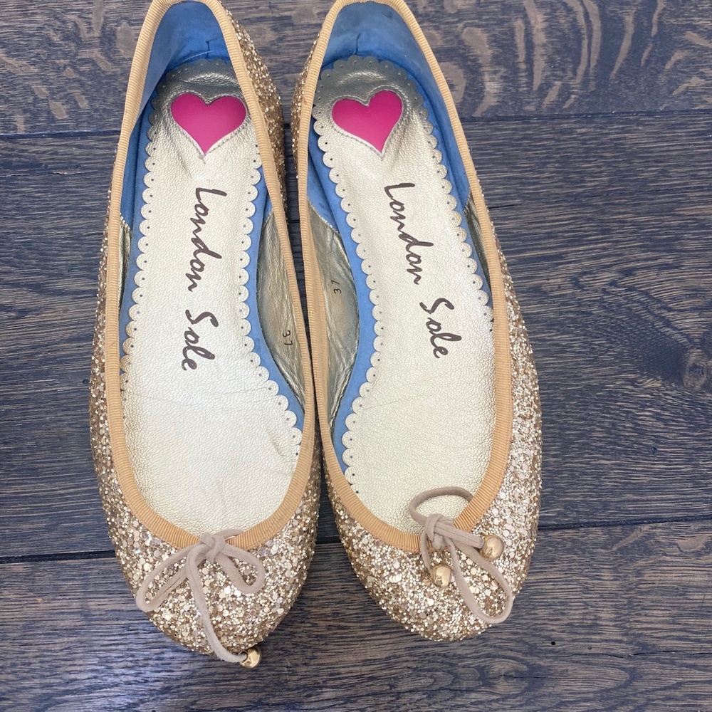 Gold glitter London Sole flats, size 37